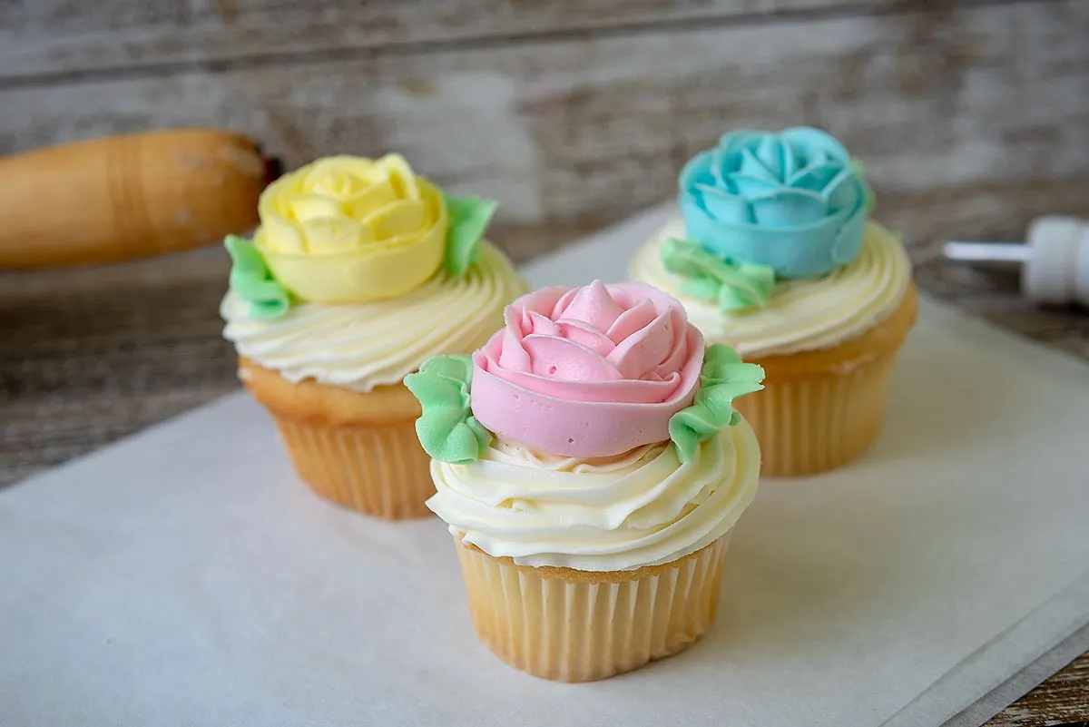 Cupcakes, White, chocolate, red velvet & strawberry, by the dozen.
